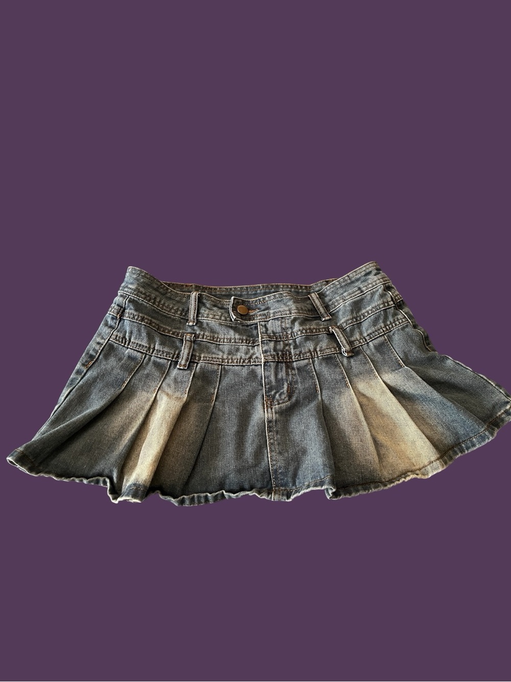 Y2K Pleated Denim Mini Skirt – Size L (US 8/10)